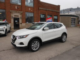 2023 Nissan Qashqai S AWD One Owner Very low kms Clean Carfax!