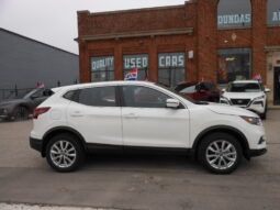 2023 Nissan Qashqai S AWD One Owner Very low kms Clean Carfax!